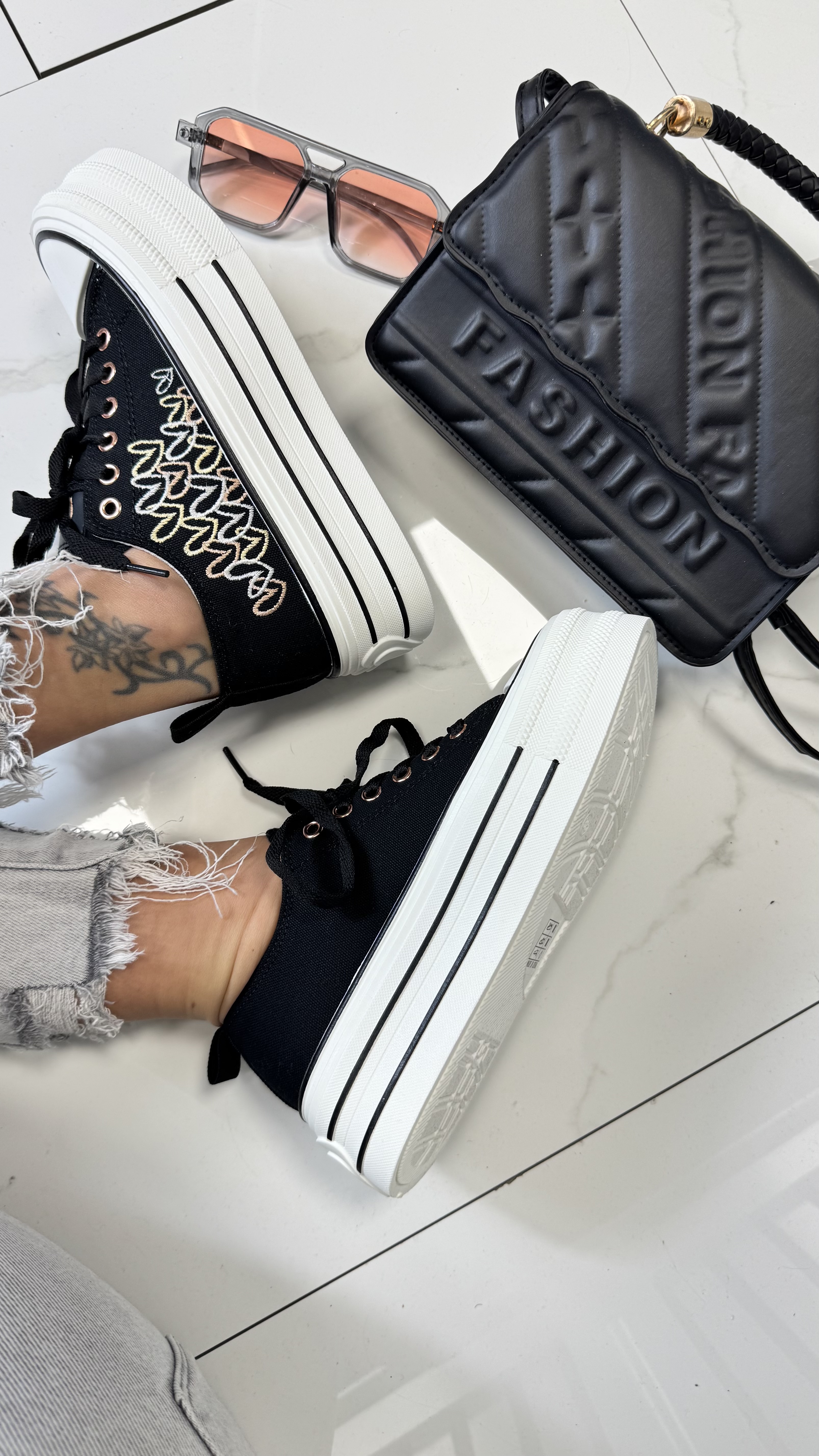 Botasky Love/black