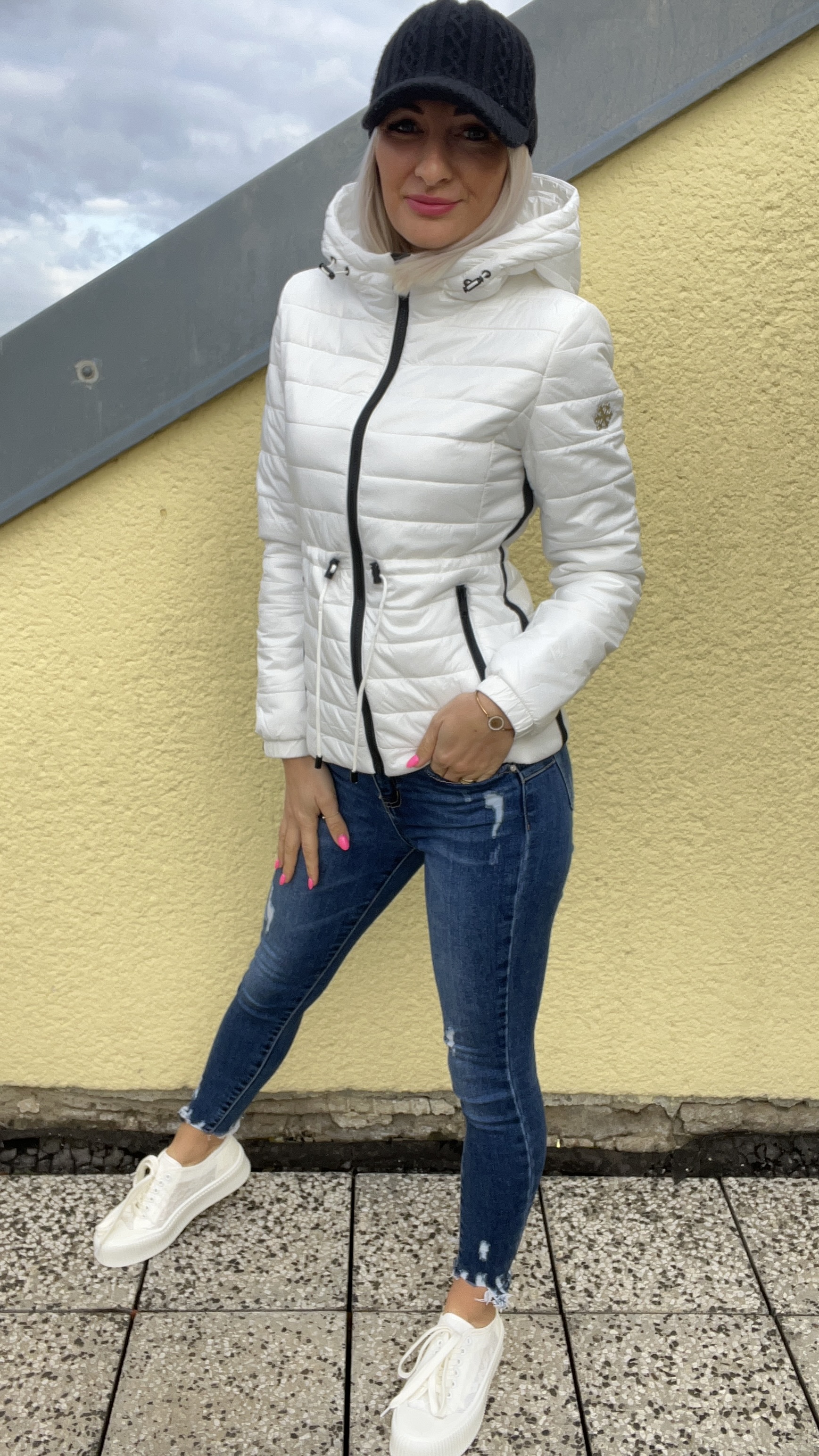 Bunda White