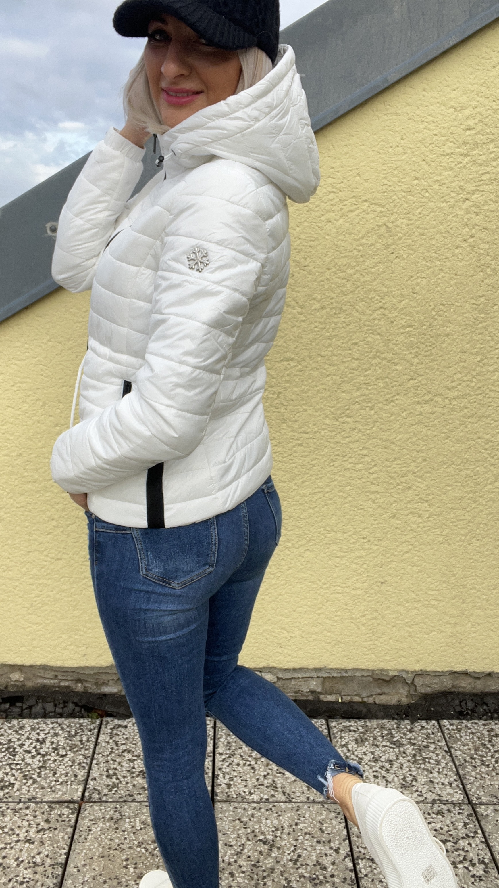 Bunda White